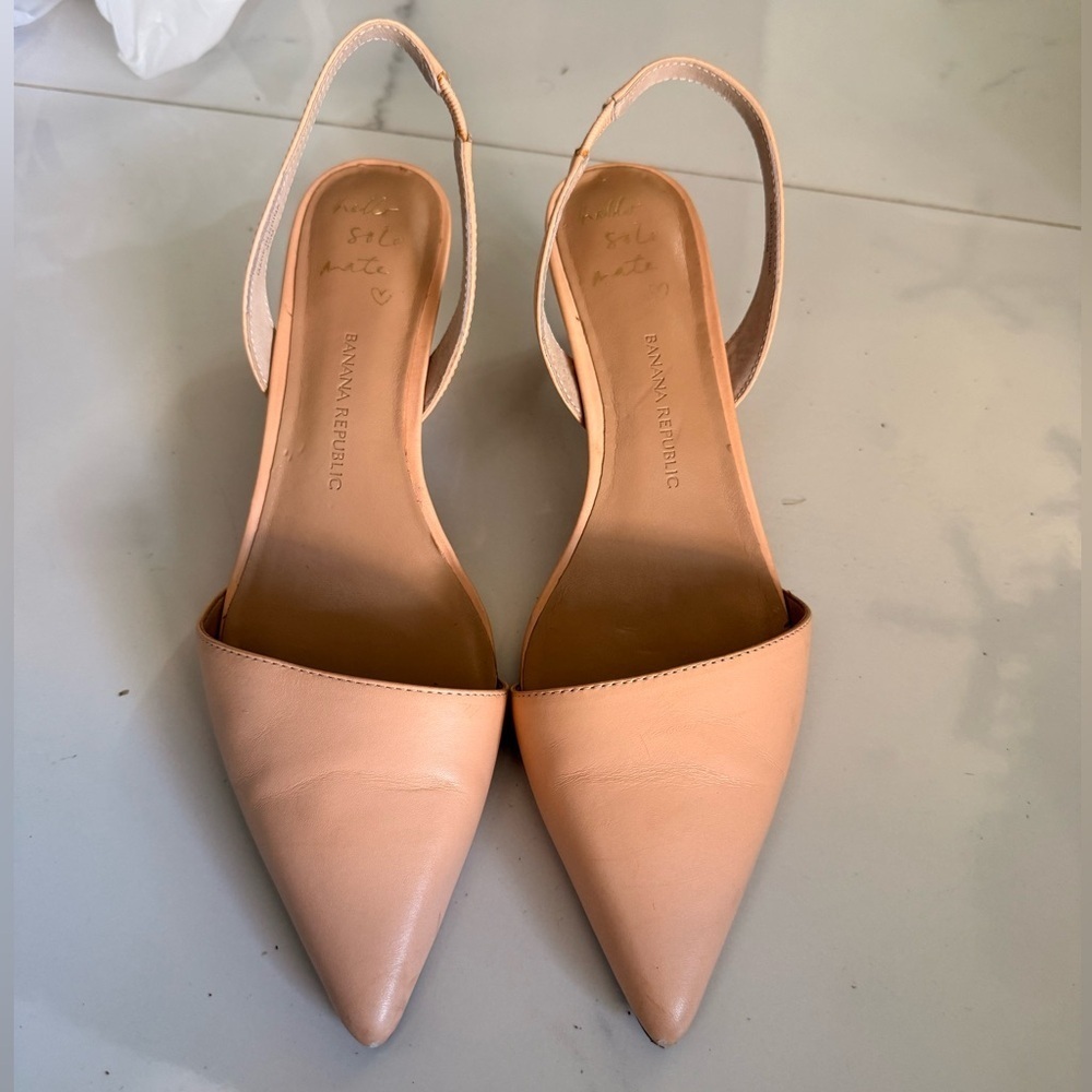 Banana Republic Peach Slingback Pointed Toe Heels
